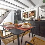 Loft Contemporary Art オストゥーニ