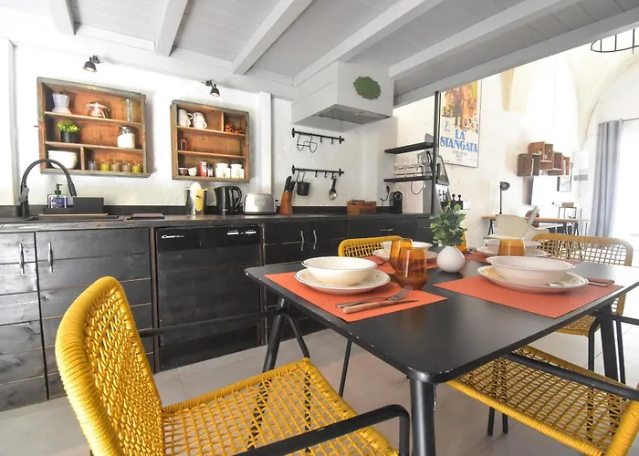 Loft Contemporary Art Apartment